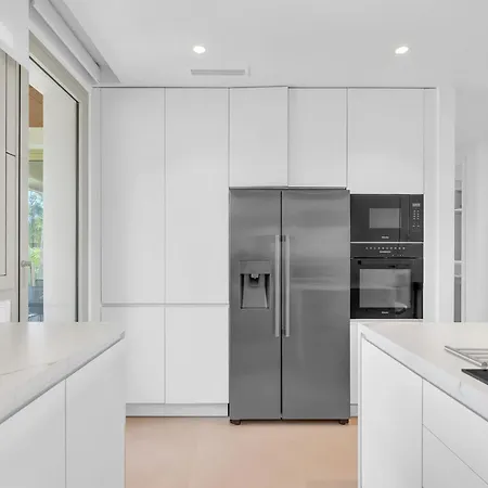 Benalus Ii Luxury By Finest *