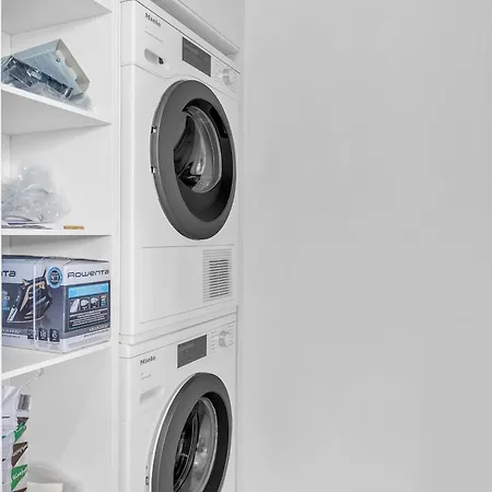 Benalus Ii Luxury By Finest Apartman