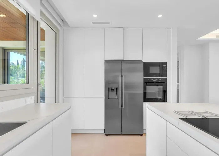 Benalus Ii Luxury By Finest *